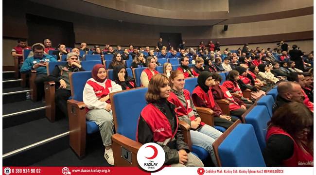 Düzce Genç Kızılay Gönüllülerinden “Afetlerde Gönüllülük ve Liderlik” Sempozyumuna Katılım