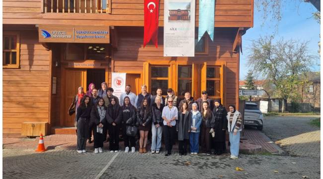 Aile Okulu’nda Yaşlı Bakımında Aile İçi Roller ve Etik Sorunlar Ele Alındı