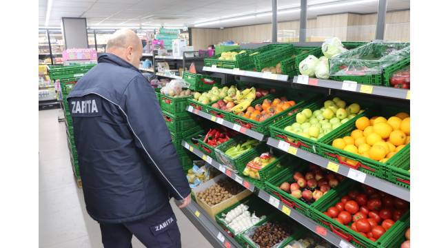 Akçakoca’da Zabıta Ekiplerinden Marketlerde Sıkı Denetim
