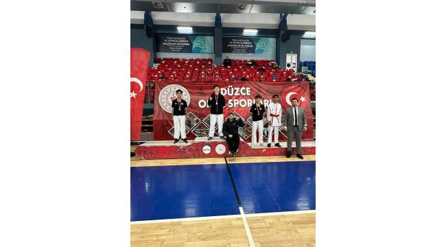 Düzce’de Okul Sporları Karate Müsabakaları Tamamlandı