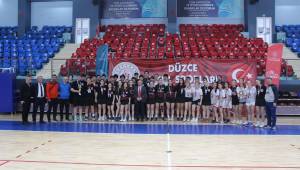 Genç Sporcuların Mücadelesi Alkış Topladı: Farabi Anadolu Lisesi Şampiyon Oldu