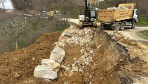 Kirazlı Köyü’nde Heyelan Sonrası Çalışmalar Sürüyor