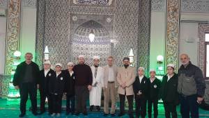 Kur’an Bülbülü Hafızlardan Hacı Yakup Camii’nde Gönülleri Mest Eden Program