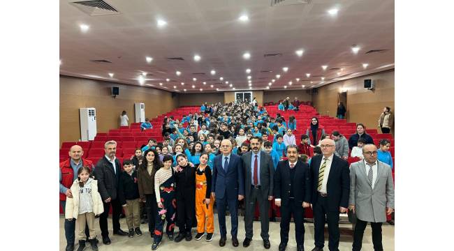 “RI-FAT Çocuk Tiyatrosu” Düzce’de Sahnelendi