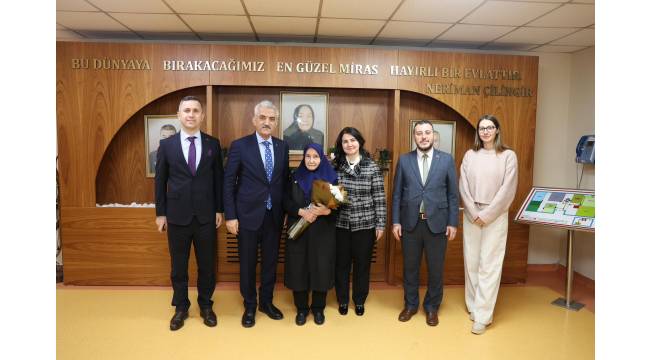 Vali Mehmet Makas ve Eşi Elif Makas’tan Neriman Çilingir Huzurevi’ne Ziyaret