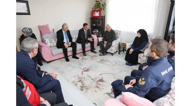 Vali Selçuk Aslan’dan Şehit Turgut Külünk’ün Ailesine Veda Ziyareti