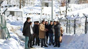 Vali Selçuk Aslan Kurtsuyu Hayvan Barınağı’nda İncelemelerde Bulundu