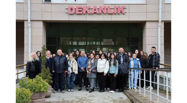 Akçakoca Belediyesi Mavi Bayrak Komitesi ve Akçakocalı Öğrencilerden Botanik Bahçesine Ziyaret 