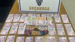 Düzce Polisi Suça Geçit Vermiyor: Silah, Uyuşturucu ve Kaçak Ürün Ele Geçirildi