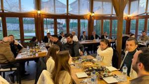 AKÇAKOCA KAYMAKAMI SAYIN DR. HACI ARSLAN UZAN, DEMİR ÇELİK İHTİSAS OSB YÖNETİM KURULU İLE İFTARDA BİR ARAYA GELDİ