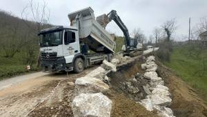 Akçakoca Tahirli Köyü’nde Heyelan Müdahalesi Sürüyor