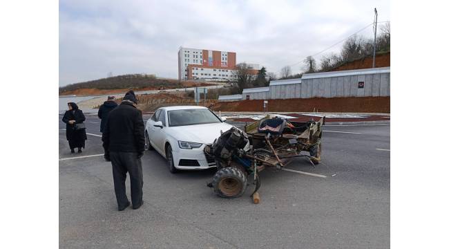 Akıllı Kavşakta Kaza: Taksi ile “Pat Pat” Araç Çarpıştı
