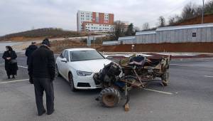 Akıllı Kavşakta Kaza: Taksi ile “Pat Pat” Araç Çarpıştı