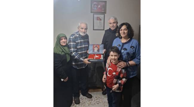 Düzce Emniyet Müdürü Ergüder’den Şehit Polis Mertcan’ın Ailesine Ramazan Ziyareti