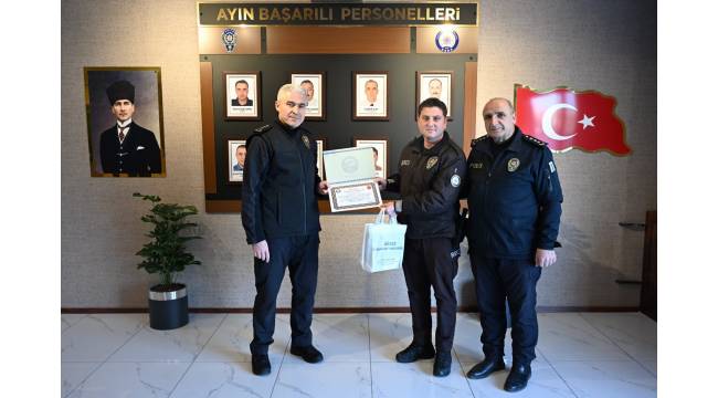 Düzce İl Emniyet Müdürü İbrahim Ergüder’den Başarılı Personele Teşekkür Belgesi