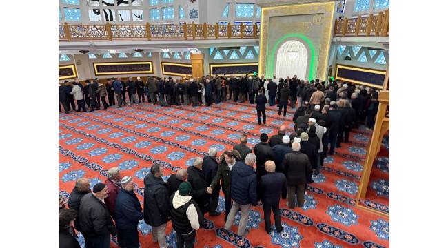 İlçede Bayram Coşkusu: Vatandaşlar Merkez Camii’nde Buluştu