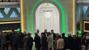 İlçede Bayram Coşkusu: Vatandaşlar Merkez Camii’nde Buluştu