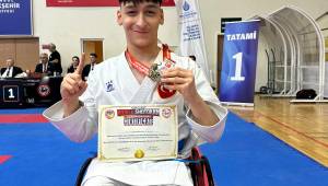 Ahmet Kayra Ödemiş Dünya Şampiyonu Oldu