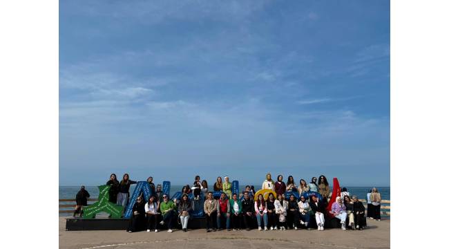 Akçakoca Sahilinde Anlamlı Temizlik Etkinliği