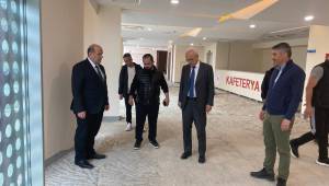 Akçakoca Spor Salonu’nda Bakım Çalışmaları Sürüyor