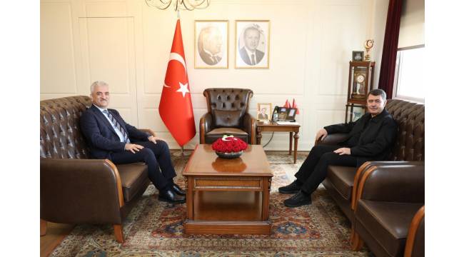 Ankara Valisi Vasip Şahin, Düzce Valisi Mehmet Makas’a nezaket ziyaretinde bulundu.