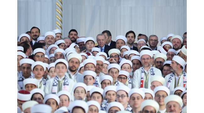 Cumhurbaşkanı Erdoğan, hafızlık icazet törenine katıldı
