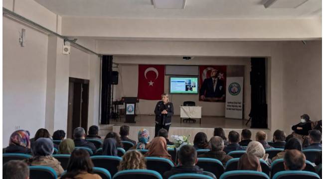 “En İyi Narkotik Polisi Anne” Eğitimiyle Velilere Farkındalık Kazandırıldı