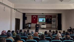 “En İyi Narkotik Polisi Anne” Eğitimiyle Velilere Farkındalık Kazandırıldı