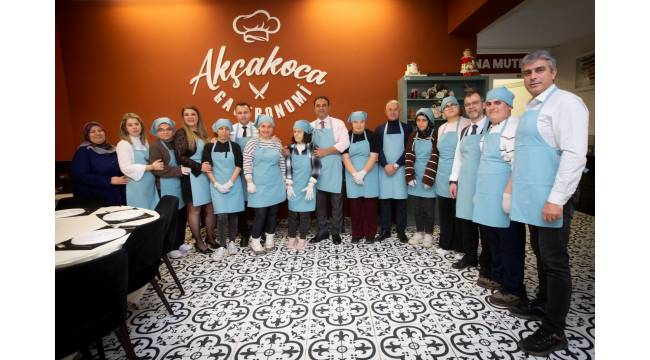 OTİZM FARKINDALIĞI İÇİN ANLAMLI ETKİNLİK GERÇEKLEŞTİRİLDİ