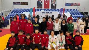 Zonguldak’ta Judo Gururu: Küçük Sporcular Türkiye Şampiyonası’na Yükseldi