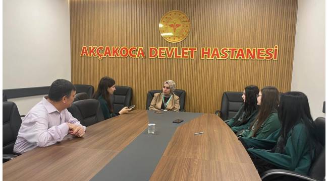 Akçakoca’da öğrencilerden anlamlı hastane ziyareti