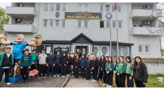 Öğrencilerden Akçakoca İlçe Emniyet Müdürlüğü’ne Anlamlı Ziyaret