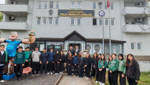 Öğrencilerden Akçakoca İlçe Emniyet Müdürlüğü’ne Anlamlı Ziyaret