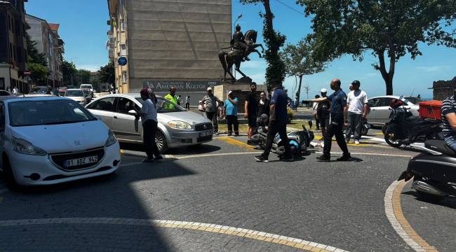 Akçakoca’da Trafik Kazası: Motosiklet Sürücüsü Yaralandı