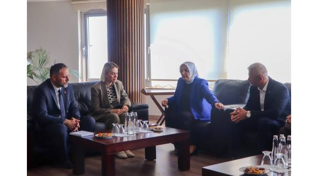 Ayşe Keşir’den Başkanvekili Alev Ünal’a Hayırlı Olsun Ziyareti