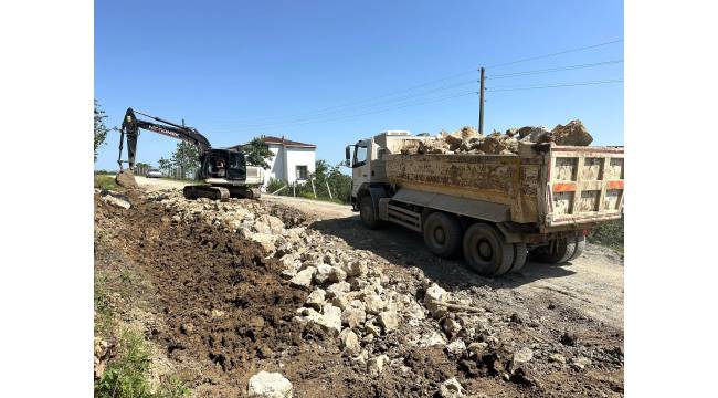 Beyören Köyü Yolunda Heyelan Sonrası Çalışmalar Sürüyor