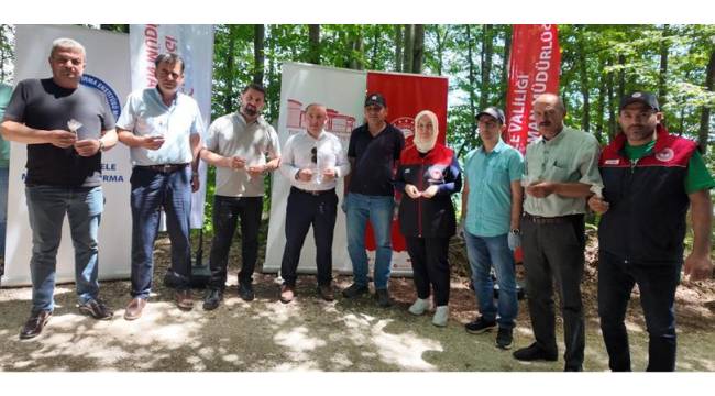 DÜZCE’DE KAHVERENGİ KOKARCAYA KARŞI SAMURAY ARISI SALIMLARI BAŞLADI