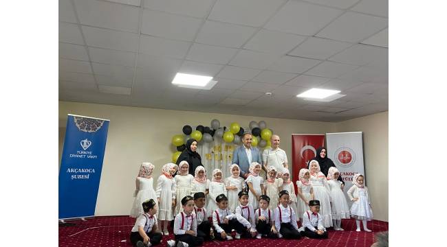 Minik Yüreklerden Anlamlı Yıl Sonu Programı