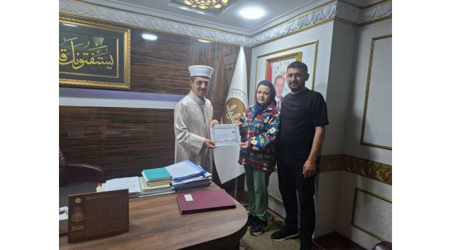 Moldovalı Walentine Solaviova Düzce’de Müslüman Oldu, “Sevgi” İsmini Aldı