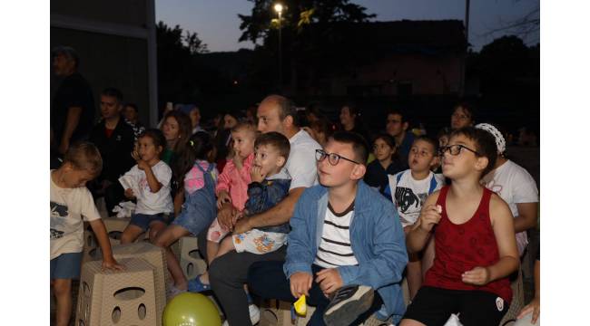 Açık Hava Sinema Etkinliklerinin Dördüncü Durağı Arabacı Köyü Oldu